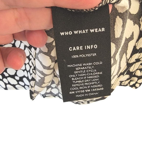 Who What Wear Giraffe Faux-Wrap Blouse M - Picture 3 of 8